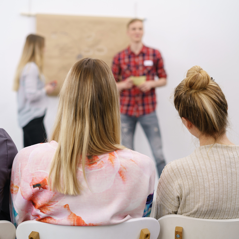 Bildungsurlaub Haus Neuland: "Moderator:in"